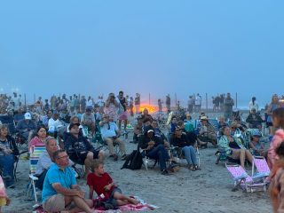 Save the date for Beachstock Afterdark on June 27th! Kick off the evening with live music from Right Turn at 40, playing until 6:00 PM, then grab a spot for the big screen showing of  The Spongebob Movie starting at 6:45 PM.

At 8:00 PM, the bonfire lights up the beach along with South Pacific island dancers to bring the night to life.

Then close out the night with live music from ICandee from 8:30–10:00 PM.

Good music, a beach bonfire, cold drinks and a movie under the stars - don’t miss it!

@i_candee_official | Right Turn At-Forty | @south_pacific_island_dancers