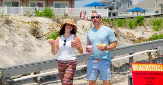 Come hungry. Leave happy. 🍔🌮🍩 Beachstock 2026 is serving up some of the best eats at the shore, with favorites like Tacocat, South Jersey Smoke House, Margate Dairy Bar & Burger, Cali Shakes, The Muffin Top, DonutNV and Margate Clam Shack.

Grab a bite, hit the beach, and make a day of it on June 27! 🌴☀️

@tacocatmargate | @southjerseysmokehouse | @margatedairybarburger | @calishakes | @themuffint0p | @donutnveggharbornj