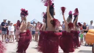 The biggest beach party of the summer is almost here☀️ Beachstock returns to Margate this Saturday, June 27 from 8am–10pm on the beach between Huntington & Granville Ave. Entry is FREE and no beach badges are required. Spend the day with live music, food vendors, kids activities, surf and kite lessons, cornhole, volleyball, the Tiki Bar, the Jetty x Ben Gravy Pineapple Surf Classic and more.
