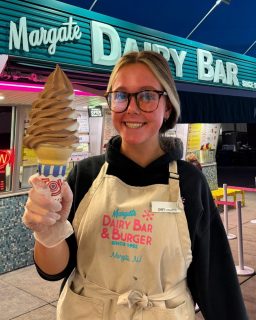 Best way to end a weekend in Margate 🍦

📍 Margate Dairy Bar & Burger